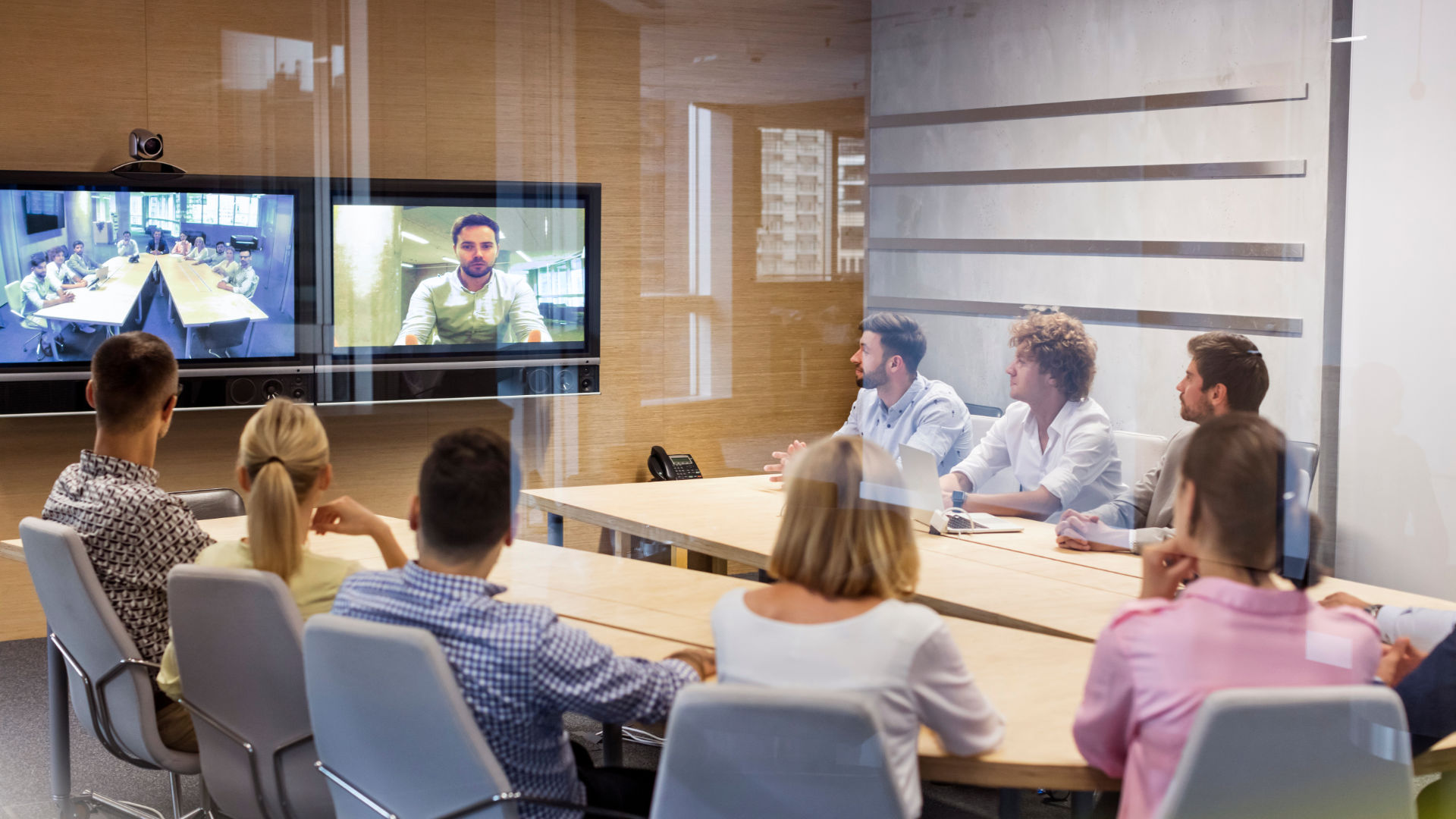 Intelligente effiziente Meetingräume für den Mittelstand