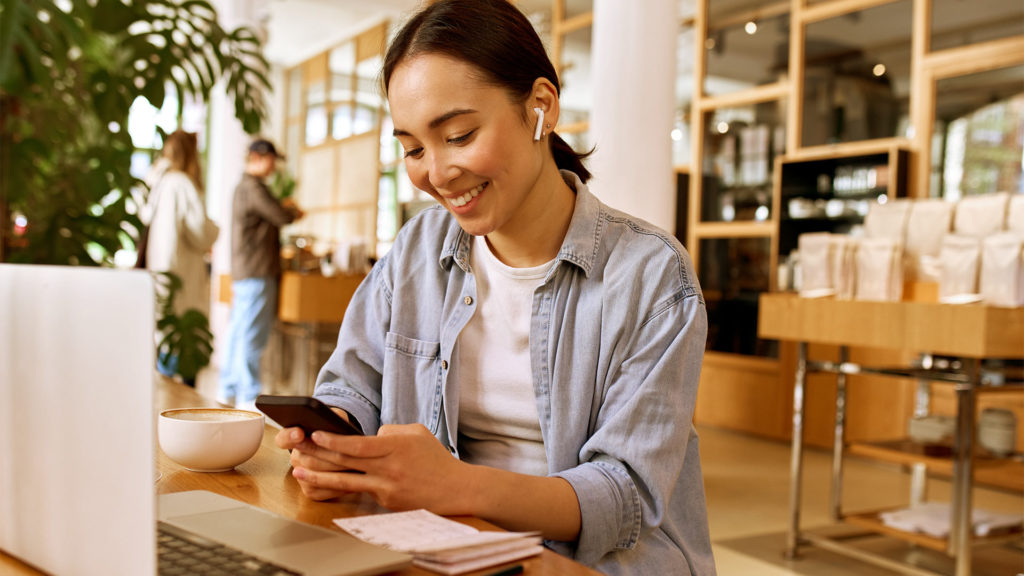 Remote & Hybrid Work zukunftssicher realisieren. Technologische und kulturelle Kriterien für ein effizientes „Work from anywhere“-Konzept.